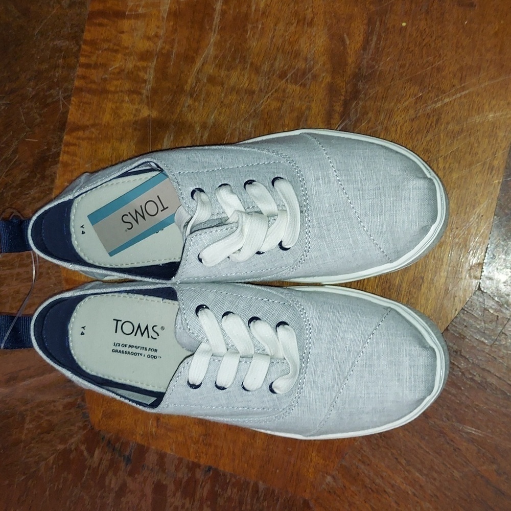 Toms